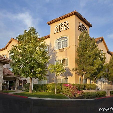 安大略米尔斯购物中心艾瑞斯套房酒店 外观 照片